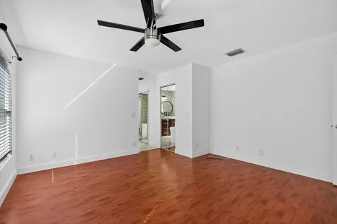 7004 Galleon Cove Circle Riviera Beach FL 33418