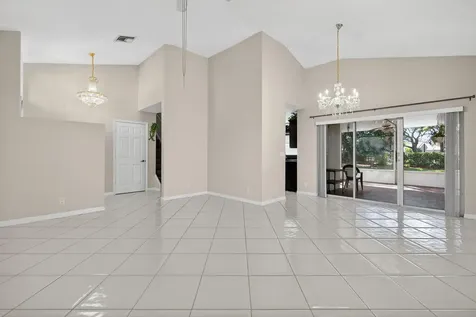 7004 Galleon Cove Circle Riviera Beach FL 33418