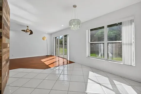 7004 Galleon Cove Circle Riviera Beach FL 33418