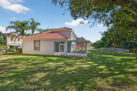 7004 Galleon Cove Circle Riviera Beach FL 33418