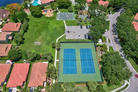 7004 Galleon Cove Circle Riviera Beach FL 33418