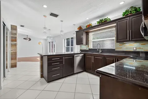 7004 Galleon Cove Circle Riviera Beach FL 33418