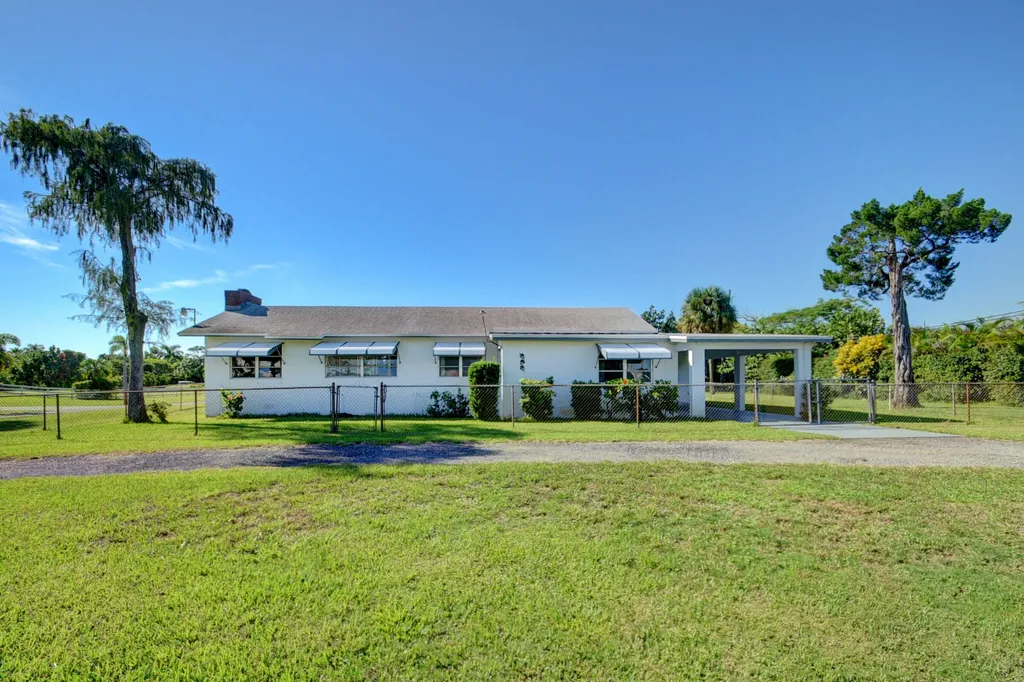 6698 Belvedere Road West Palm Beach FL 33413