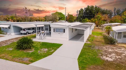 8301 Se Skylark Avenue Hobe Sound FL 33455