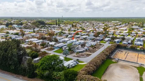 8301 Se Skylark Avenue Hobe Sound FL 33455