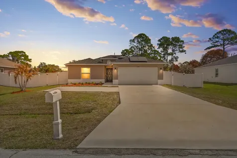 1741 Se Sandia Drive Port Saint Lucie FL 34983