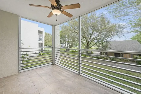 9340 Lagoon Place Davie FL 33324