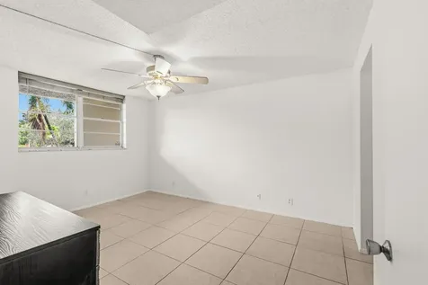 9340 Lagoon Place Davie FL 33324