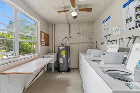 9340 Lagoon Place Davie FL 33324