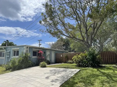 701 SE 4th Street Boynton Beach FL 33435