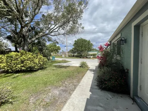 701 SE 4th Street Boynton Beach FL 33435