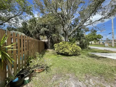 701 SE 4th Street Boynton Beach FL 33435