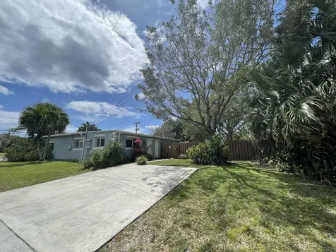 701 SE 4th Street Boynton Beach FL 33435