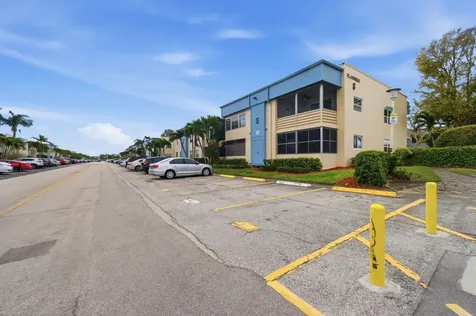 888 Flanders Delray Beach FL 33484