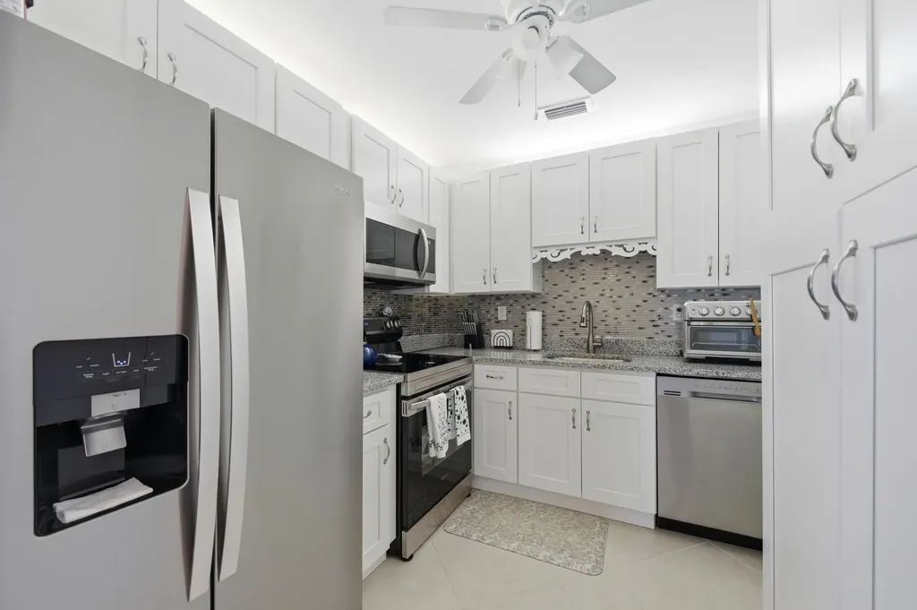 815 Flanders Q Delray Beach FL 33484