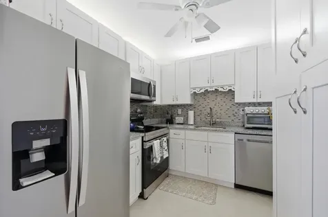 815 Flanders Q Delray Beach FL 33484