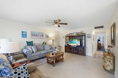 815 Flanders Q Delray Beach FL 33484