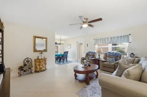 815 Flanders Q Delray Beach FL 33484