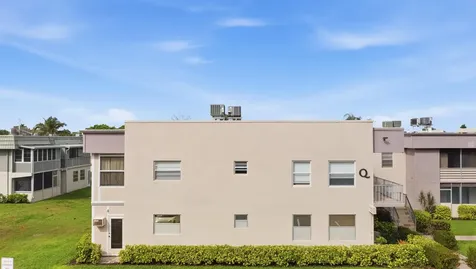815 Flanders Q Delray Beach FL 33484
