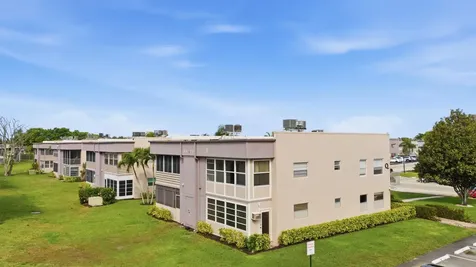 815 Flanders Q Delray Beach FL 33484