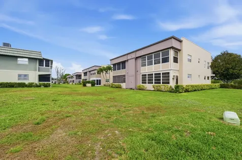 815 Flanders Q Delray Beach FL 33484
