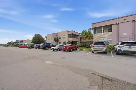 815 Flanders Q Delray Beach FL 33484