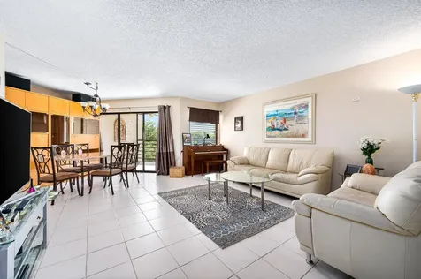5751 Camino Del Sol Boca Raton FL 33433