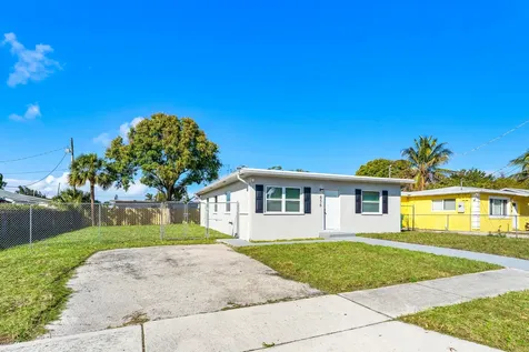 656 W 6th Street Riviera Beach FL 33404