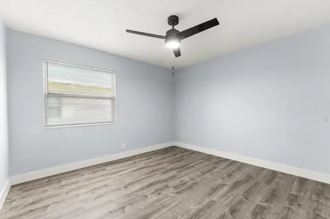 656 W 6th Street Riviera Beach FL 33404