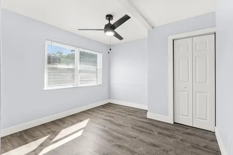 656 W 6th Street Riviera Beach FL 33404
