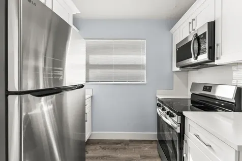 656 W 6th Street Riviera Beach FL 33404