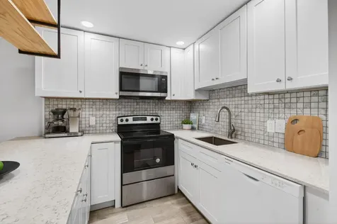 247 Ventnor R Deerfield Beach FL 33442