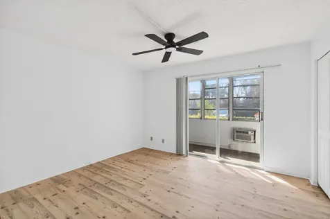 247 Ventnor R Deerfield Beach FL 33442