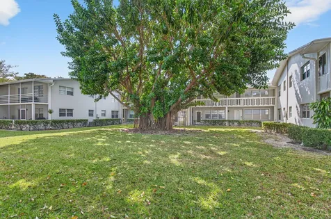 247 Ventnor R Deerfield Beach FL 33442