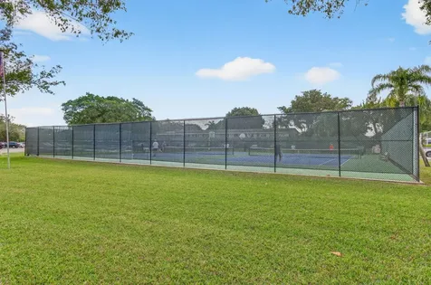 247 Ventnor R Deerfield Beach FL 33442