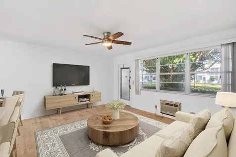 247 Ventnor R Deerfield Beach FL 33442