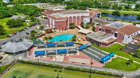 247 Ventnor R Deerfield Beach FL 33442