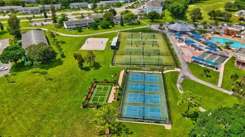 247 Ventnor R Deerfield Beach FL 33442
