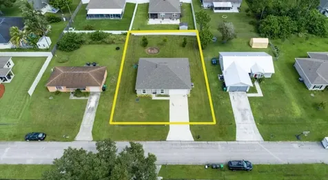 479 Sw Sw Holden Terrace Port Saint Lucie FL 34984