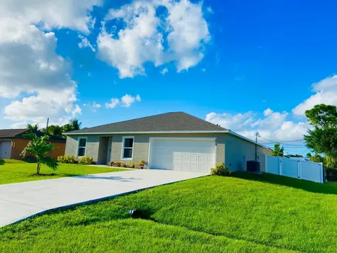 479 Sw Sw Holden Terrace Port Saint Lucie FL 34984