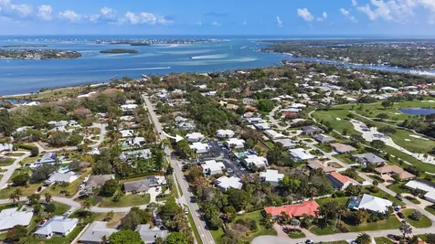 3852 Se Jefferson Street Stuart FL 34997