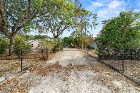 18098 93rd Road The Acreage FL 33470