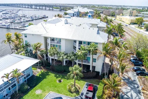 975 Nw Flagler Avenue Stuart FL 34994