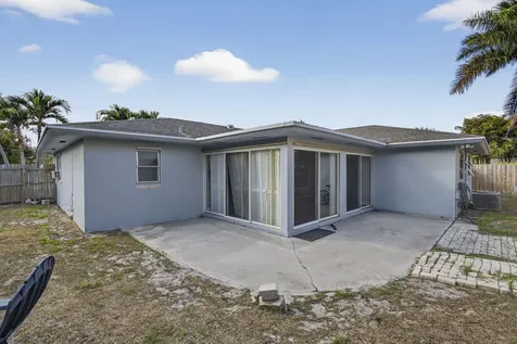 9774 Jonquil Circle Palm Beach Gardens FL 33410