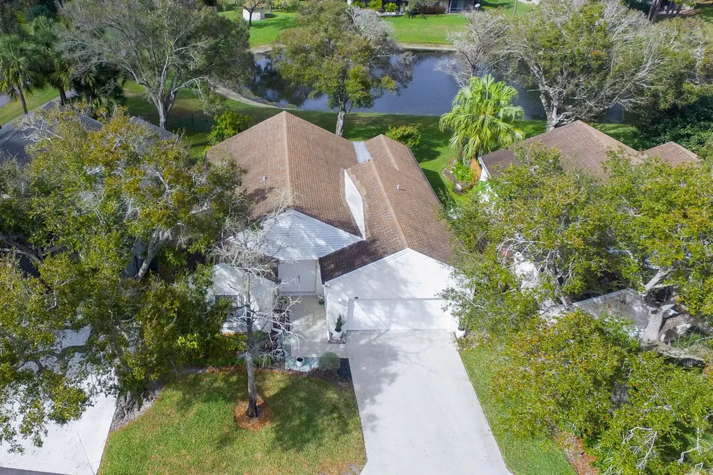 7660 Kings Ride Boynton Beach FL 33436