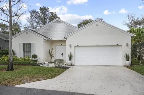 7660 Kings Ride Boynton Beach FL 33436