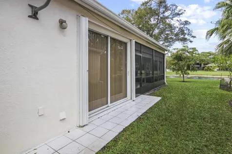 7660 Kings Ride Boynton Beach FL 33436