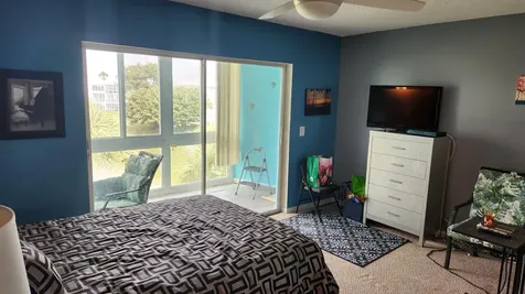 304 Wellington E West Palm Beach FL 33417