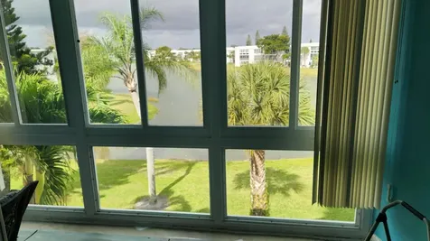 304 Wellington E West Palm Beach FL 33417