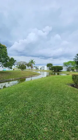 304 Wellington E West Palm Beach FL 33417